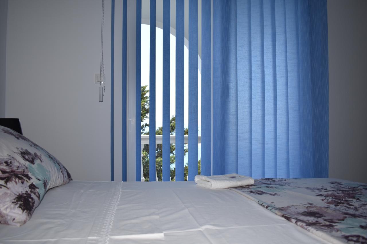 شقة Apartman Horizont أوميس المظهر الخارجي الصورة